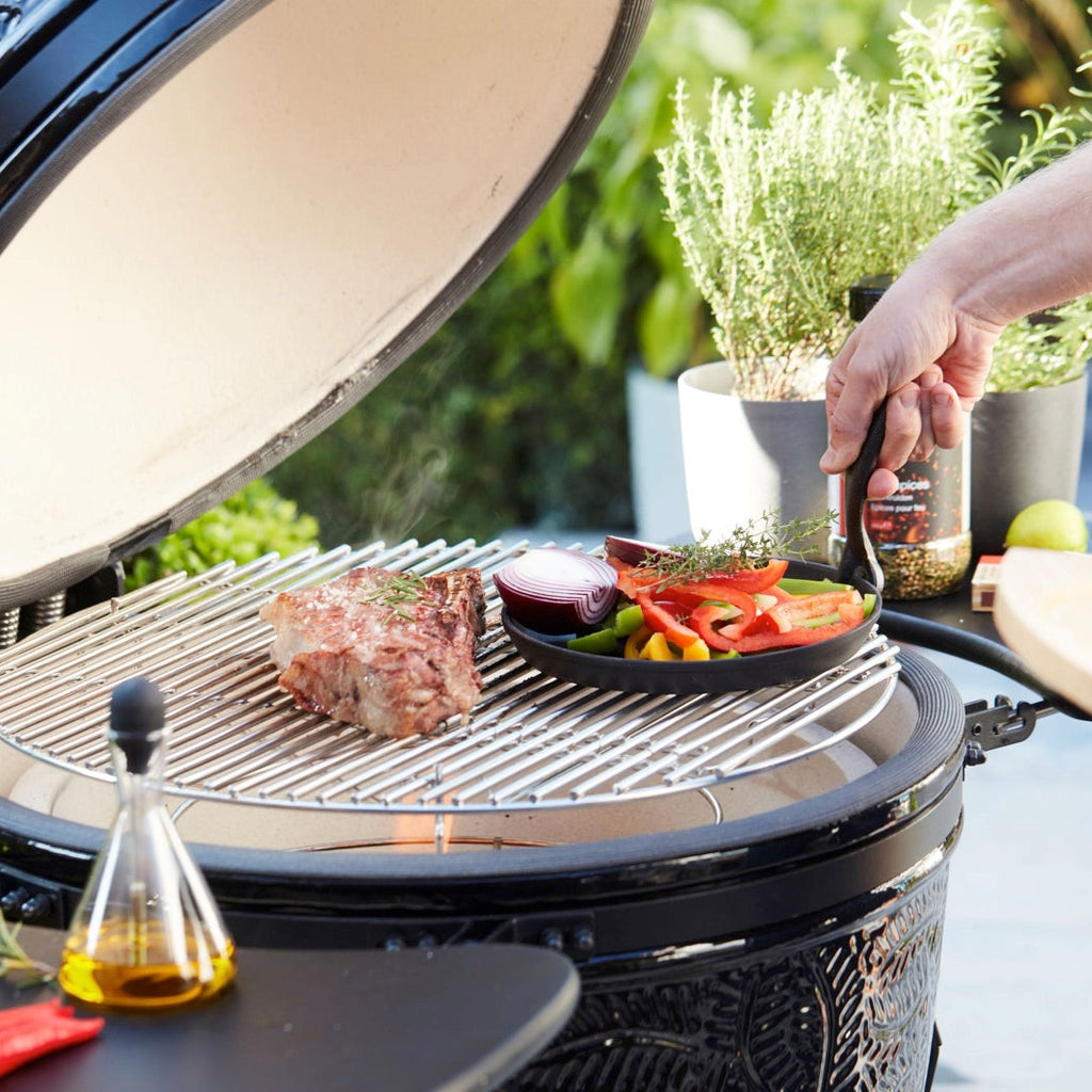 Surrender to Barbecook's Kamal kamado BBQ, your new favorite barbecue chef!