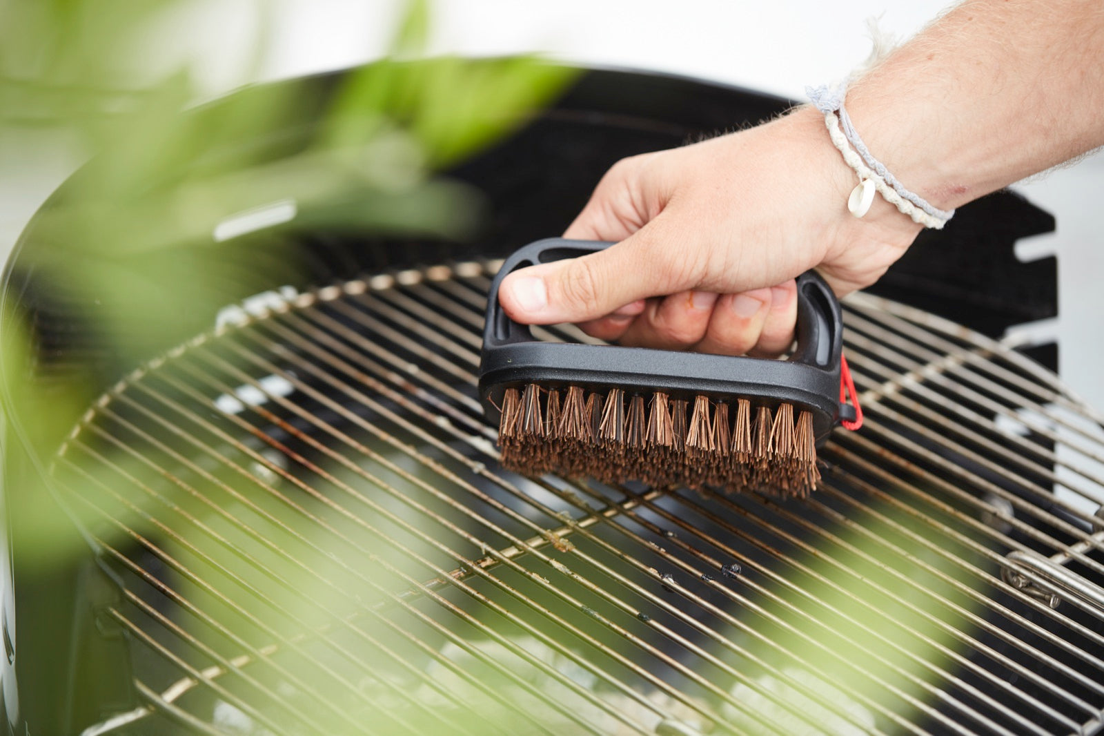 Maintenance tips cleaning your barbecue grid Barbecook