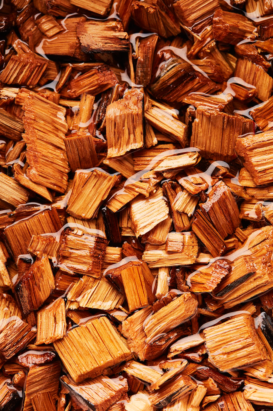 Smoking chips oak whiskey