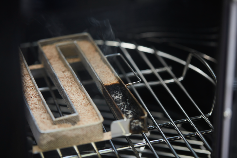 Cold smoke generator M-shape